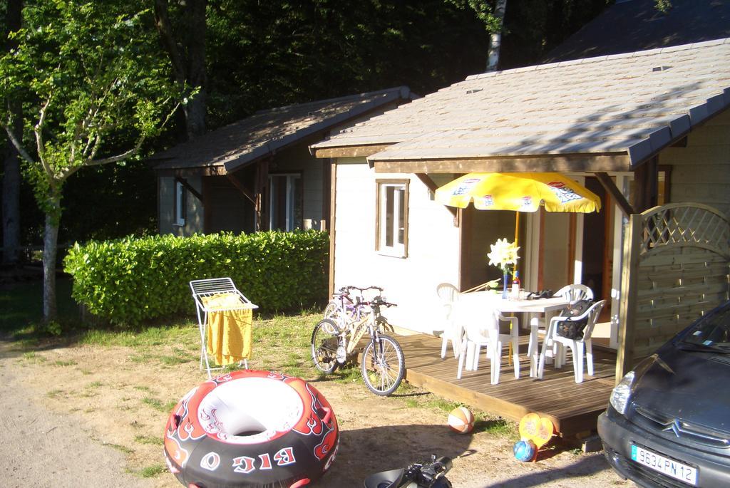 Beau-Rivage Du Lac De Pareloup Hotel Salles-Curan Kültér fotó